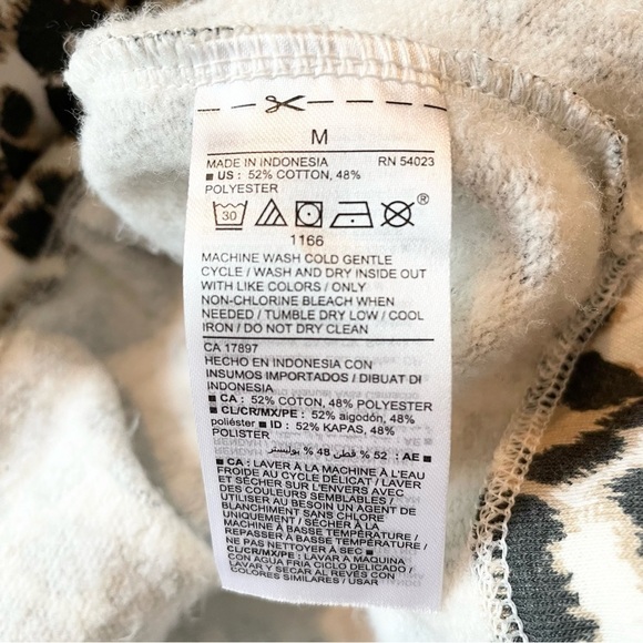 Old Navy Leopard Print Oversized Half Zip Mock Neck Pullover Sweatshirt Medium - Picture 7 of 10